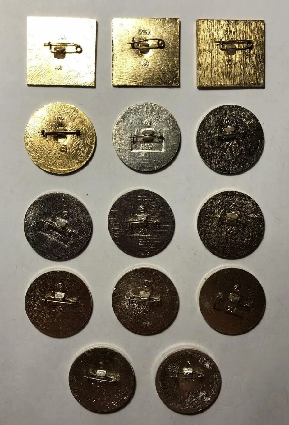 Космос (856-881). Набор: Советские космические спутники. 25 значков одним лотом. 2