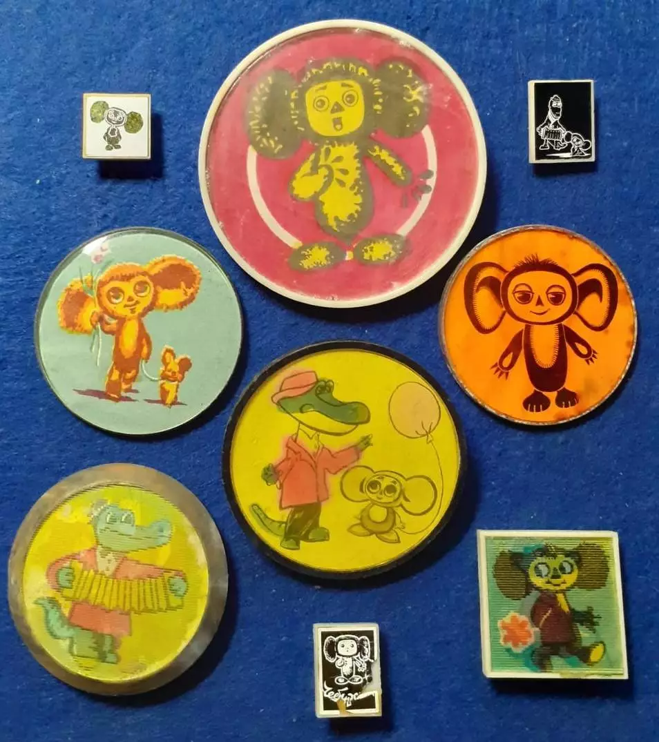 Чебурашка. 9 значков одним лотом.