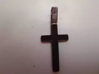 Крест с черным бриллиантом