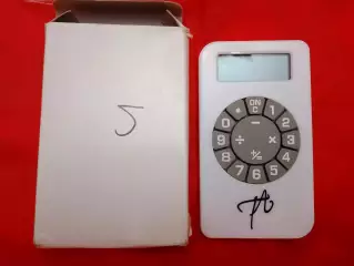 Калькулятор с автографом
