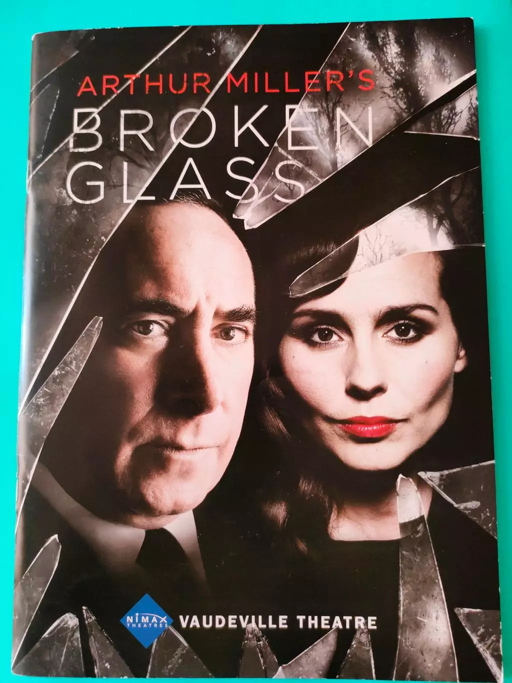 Театральная программка - VAUDEVILLE THEATRE - BRIKEN GLASS.