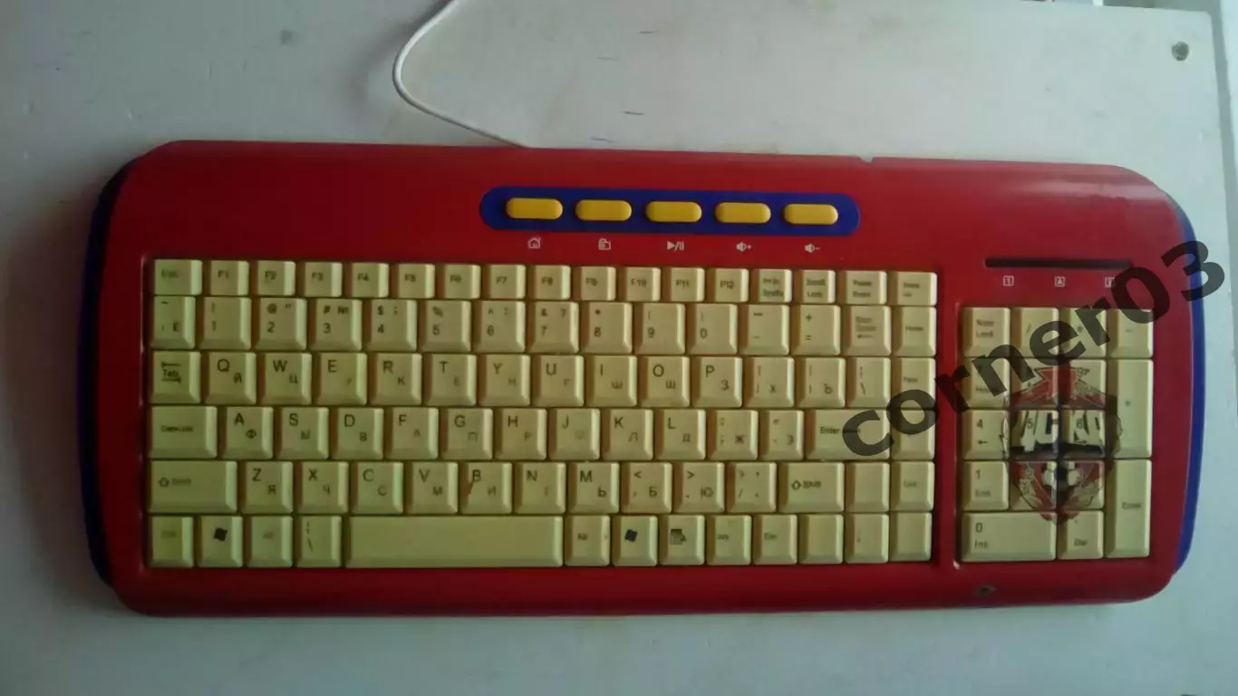 Клавиатура проводная + мышь ЦСКА, б/у.