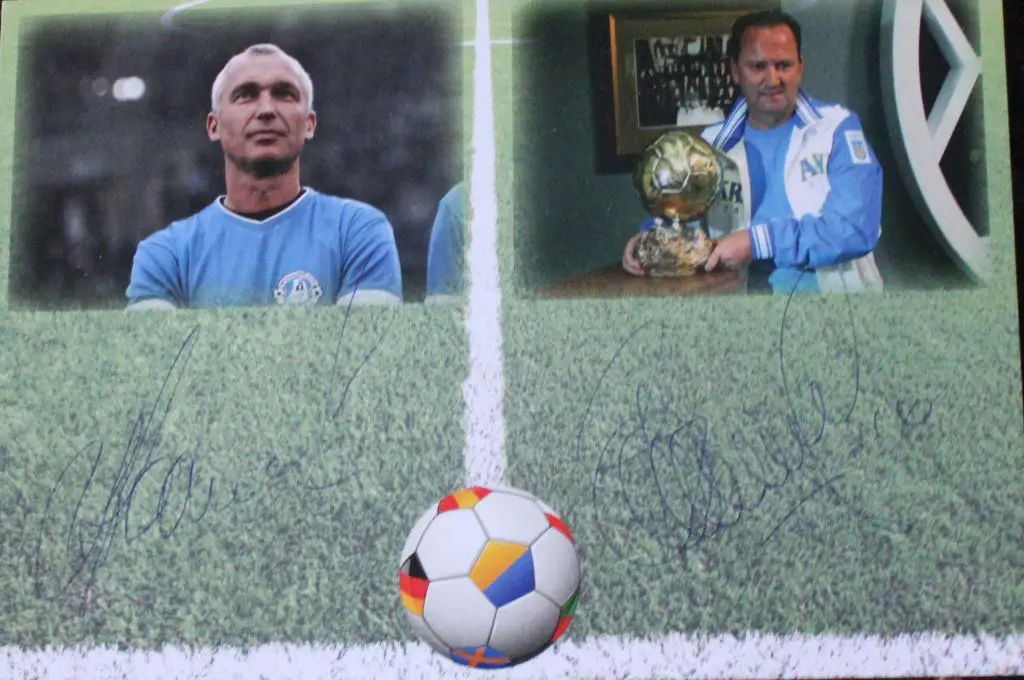 Фото Олега Протасова и Игоря Беланова с автографами