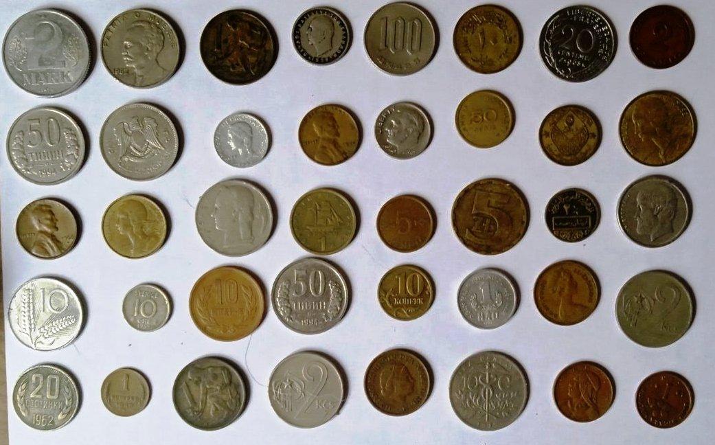 Монеты разных стран 60-90-х годов 20 века. 40 штук.