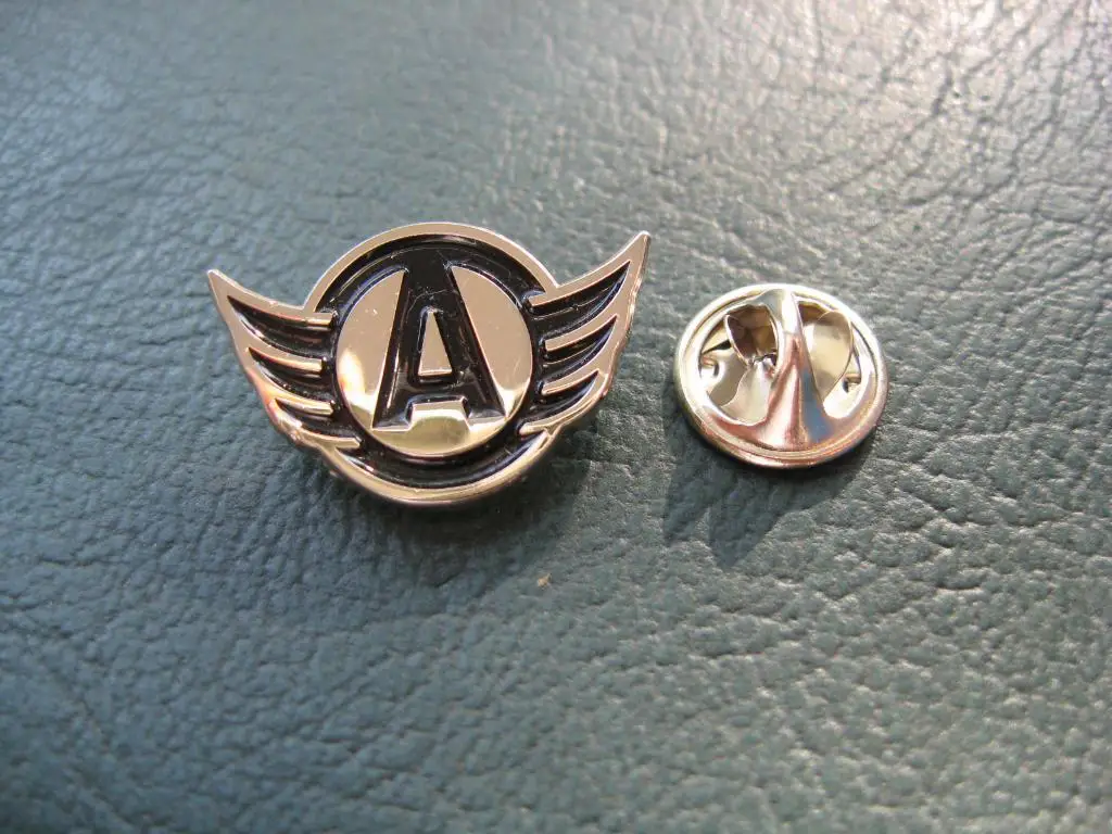 Значок ХК Автомобилист (Екатеринбург) Лого стальной.