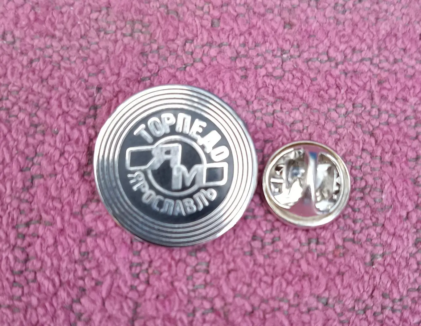 Значок ХК Торпедо Ярославль (чёрный) 1