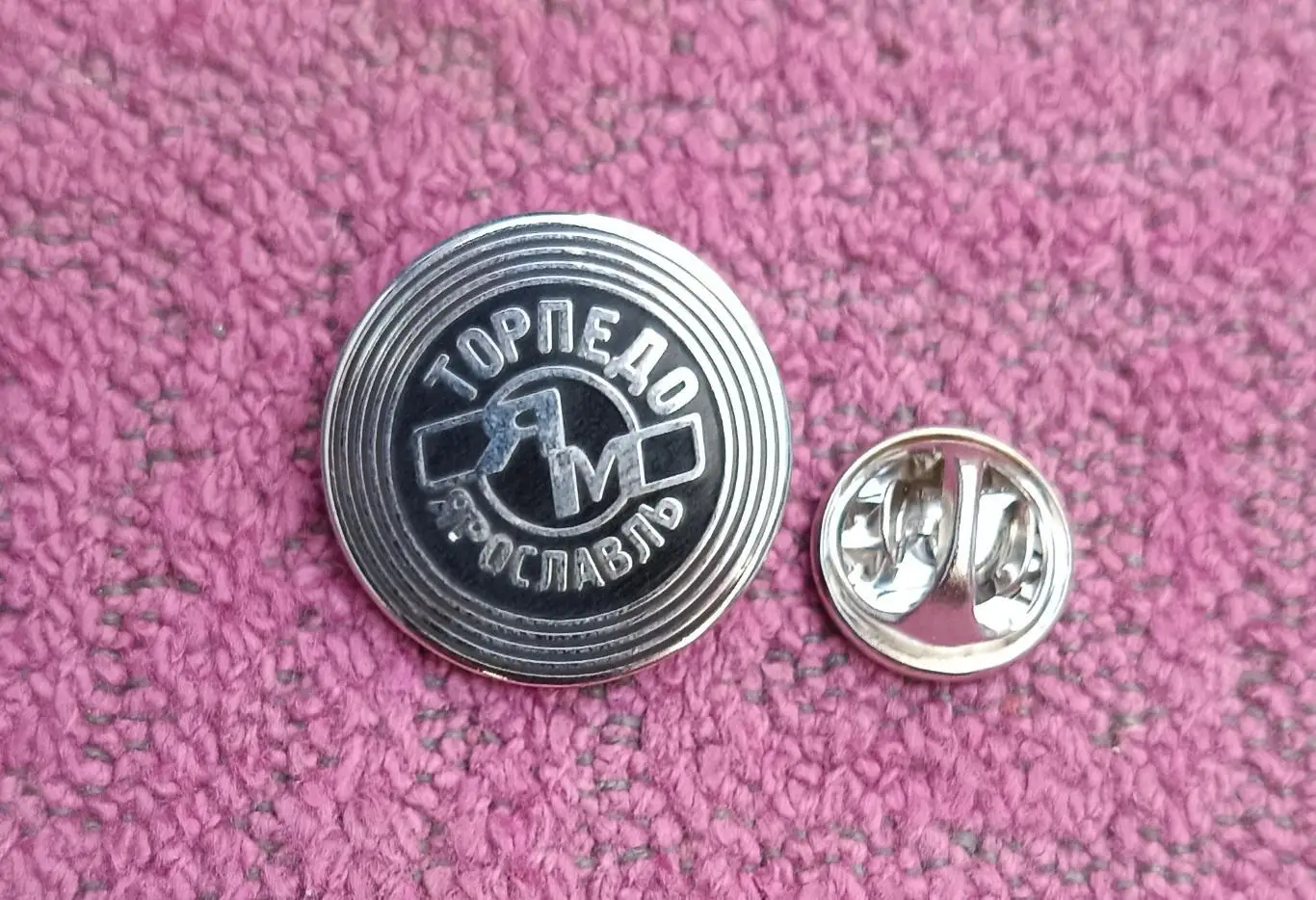 Значок ХК Торпедо Ярославль (чёрный) 2