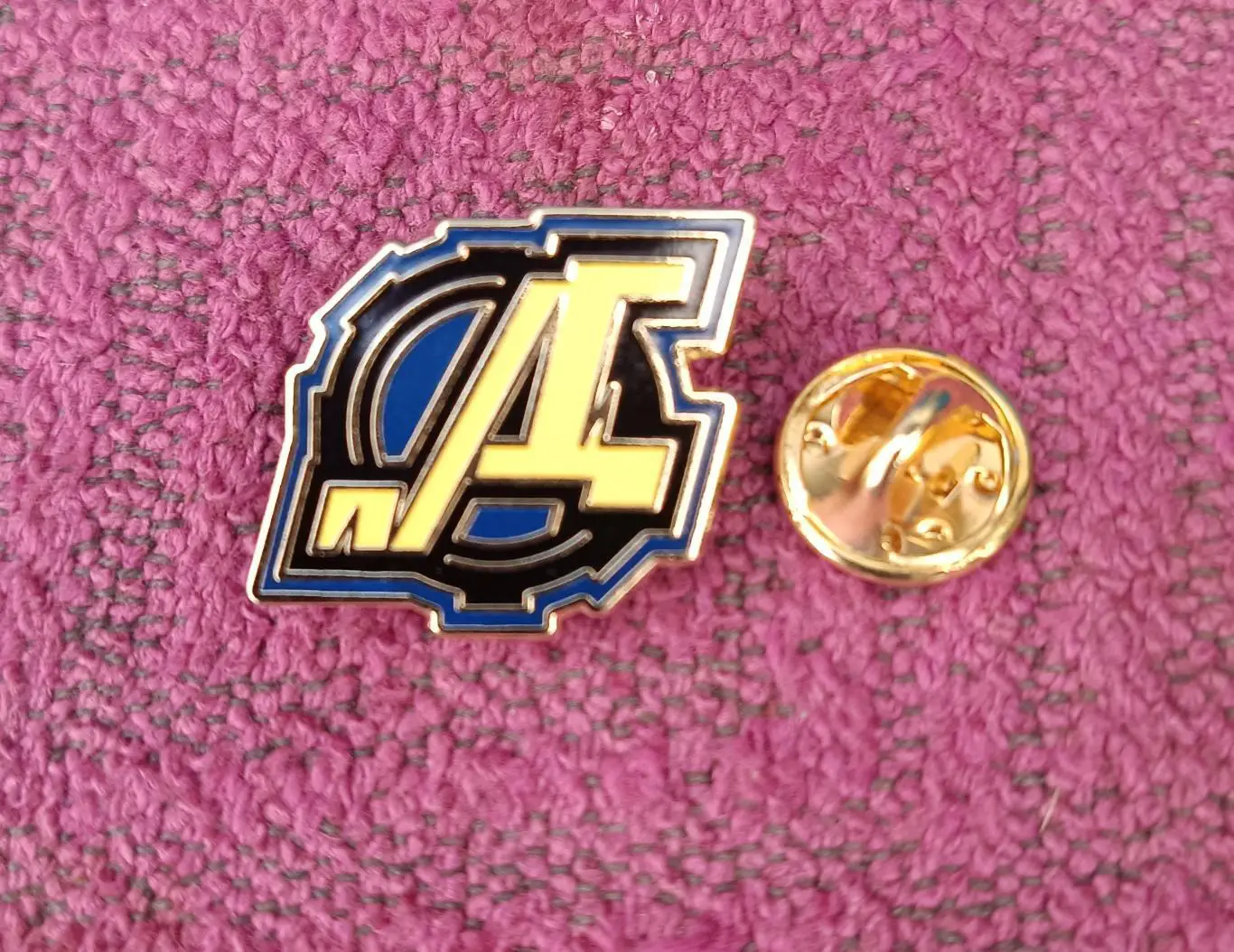 Значок ХК Дизель (Пенза) Новая эмблема