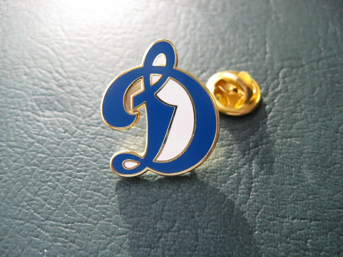 Значок ХК Динамо Москва (Эмблема) 1