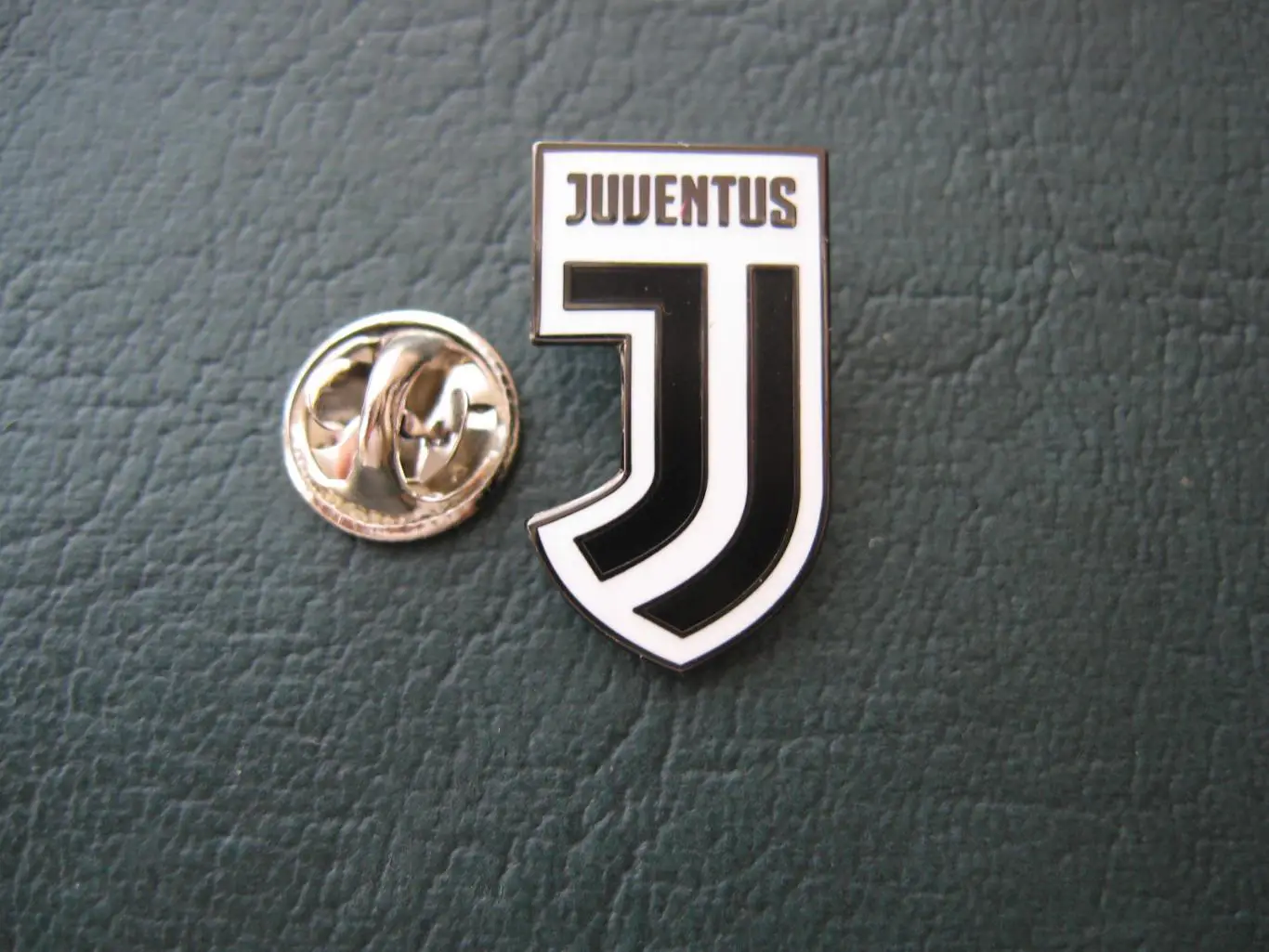 Значок ФК Ювентус Италия (Эмблема белая)