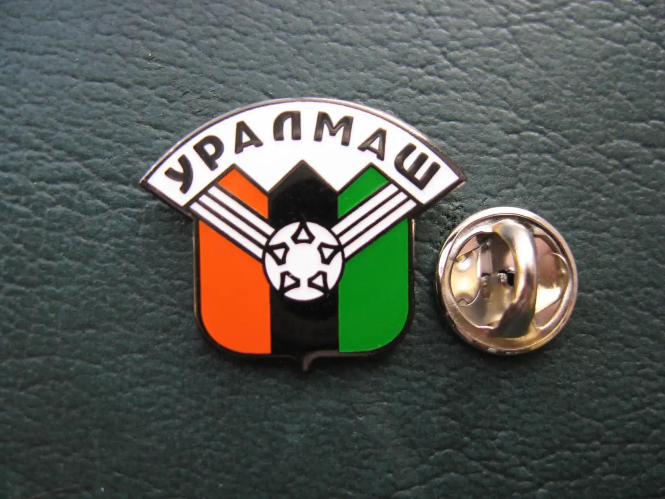 Значок ФК Уралмаш Екатеринбург (Логотип) 1