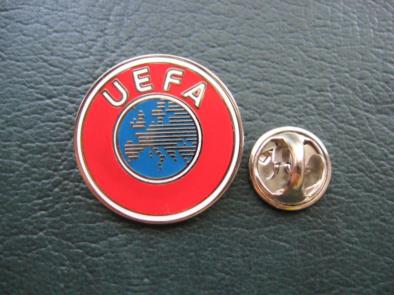 Значок УЕФА (Эмблема красная) 1
