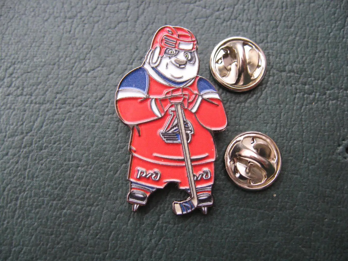 Значок ХК Локомотив ЯРОСЛАВЛЬ (Кунг-фу панда)