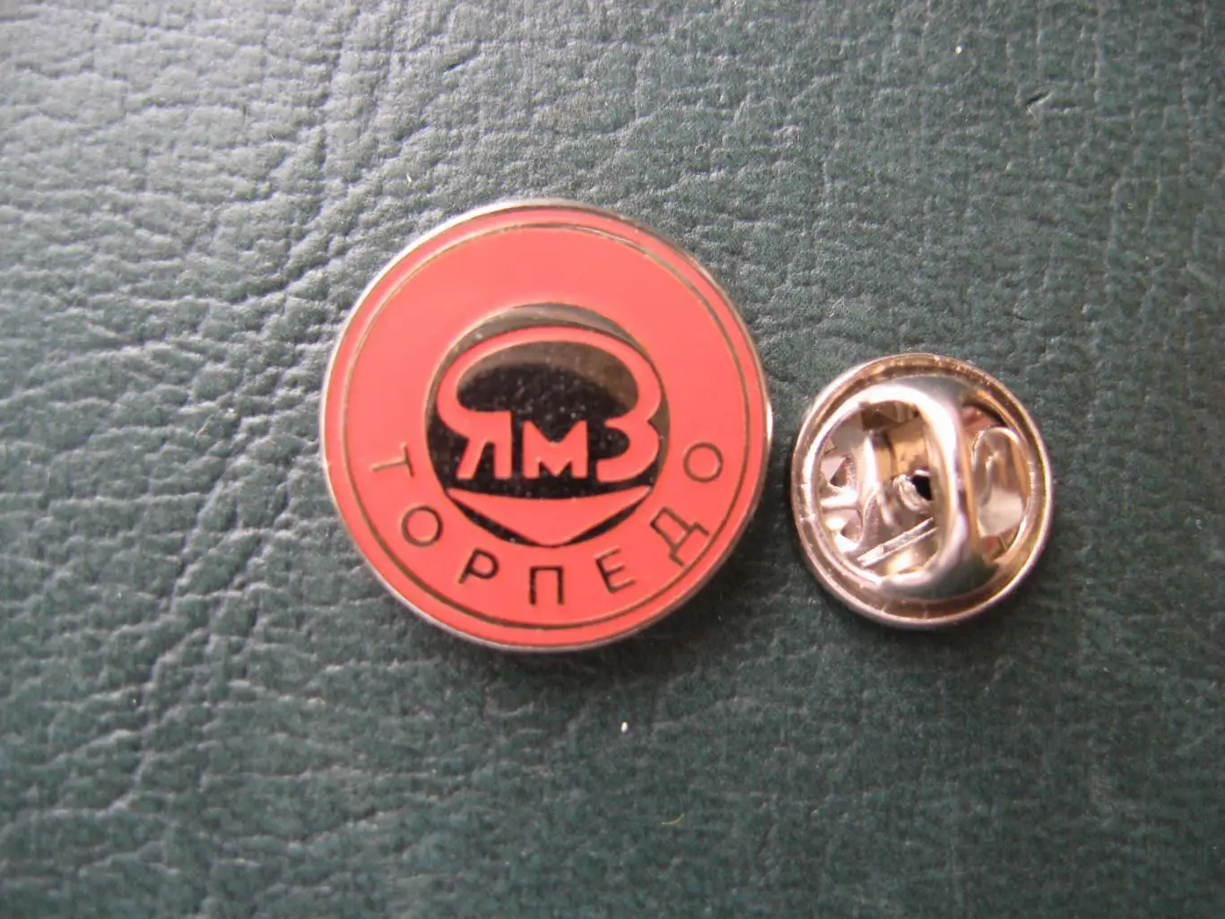 Значок ХК Торпедо Ярославль (красный)