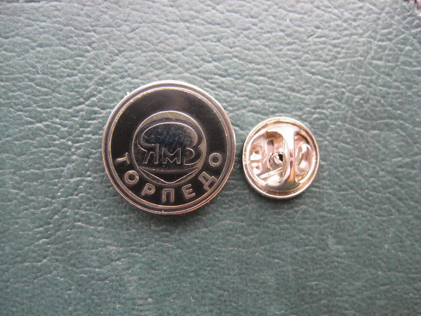 Значок ХК Торпедо Ярославль (чёрный)