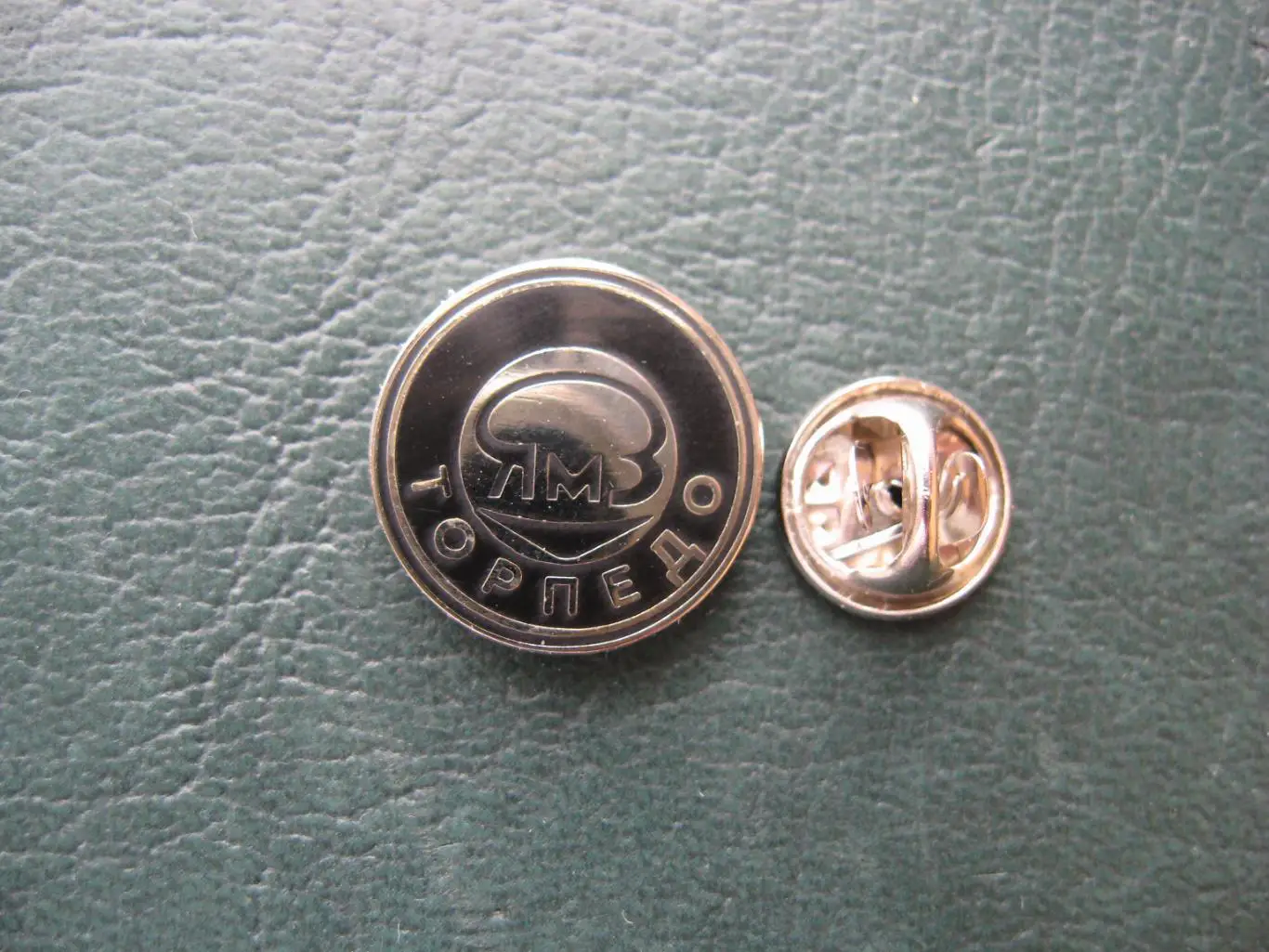 Значок ХК Торпедо Ярославль (чёрный) 2