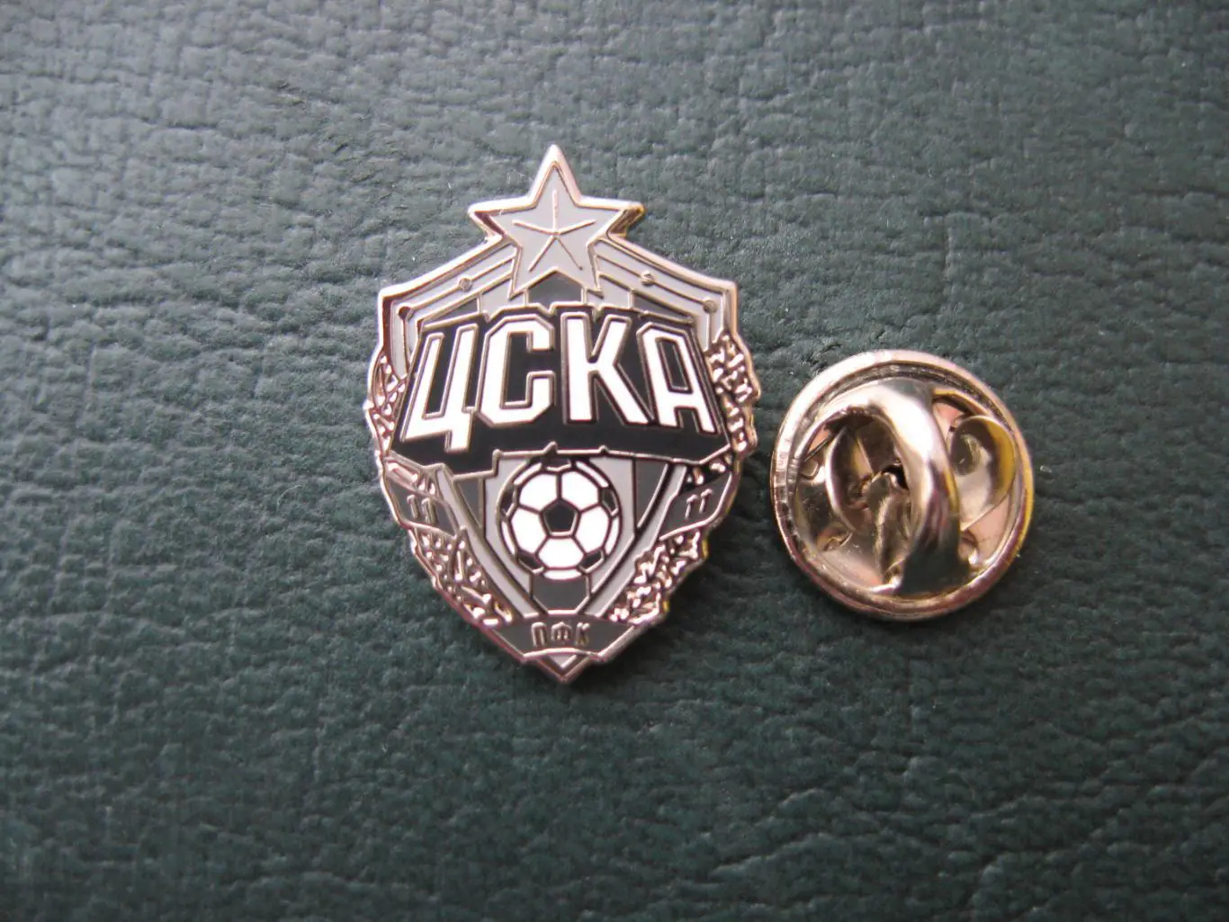 Значок ФК ЦСКА Москва (Эмблема монохром) 1