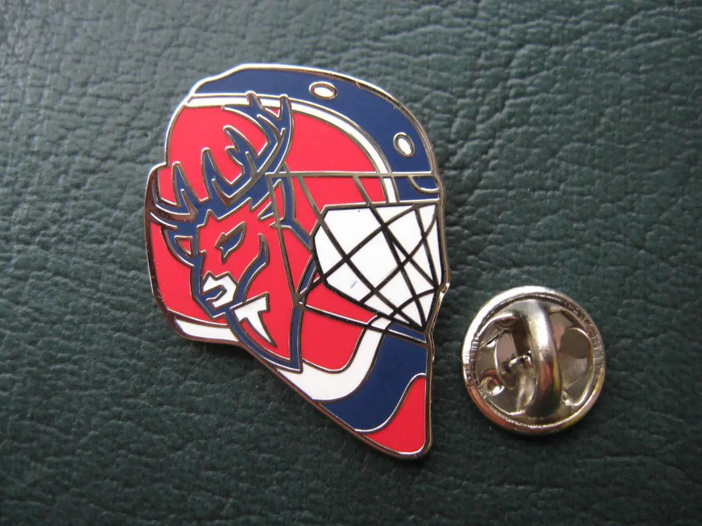 Значок ХК Торпедо Нижний Новгород (Шлем) 2