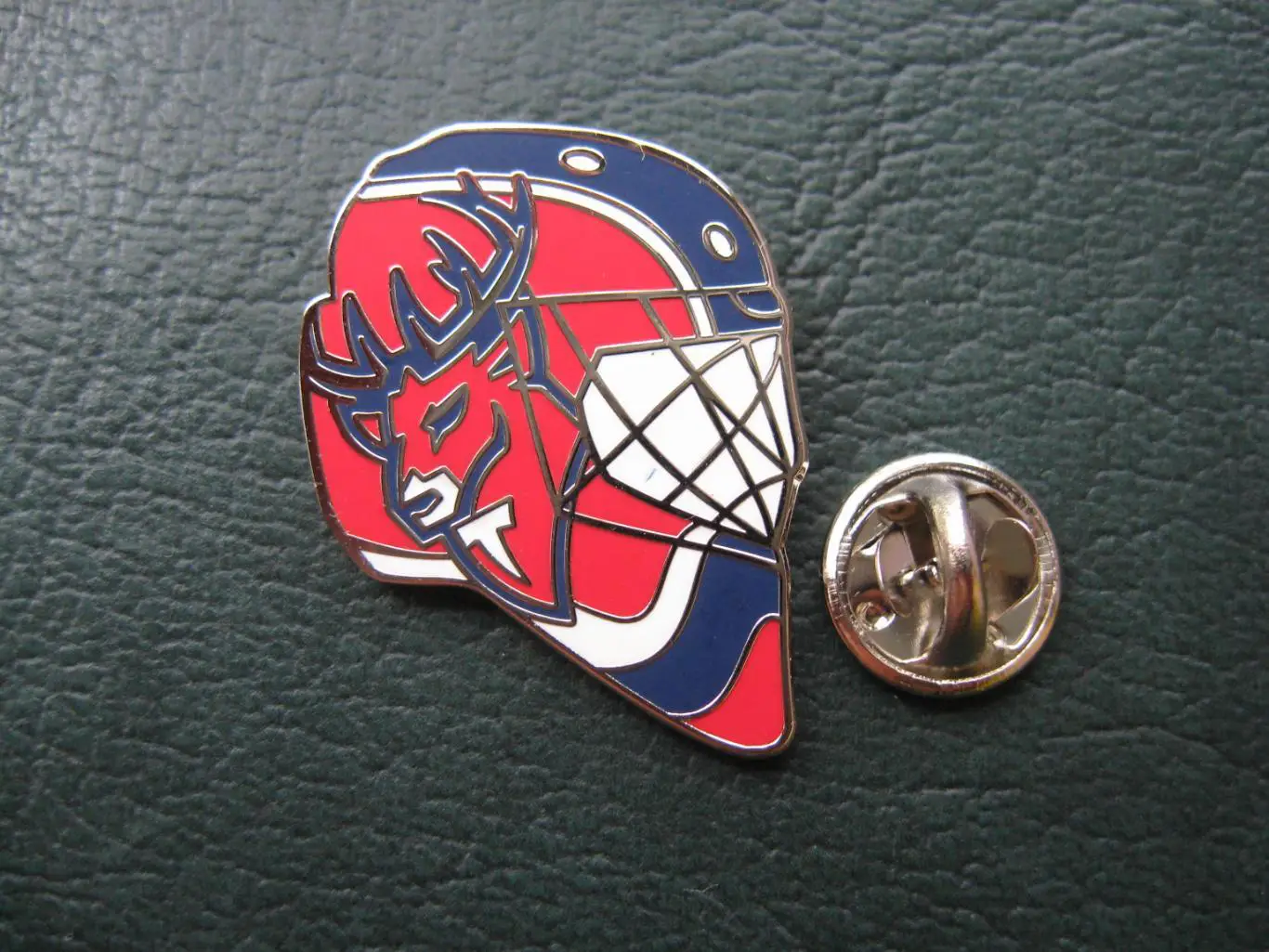 Значок ХК Торпедо Нижний Новгород (Шлем)