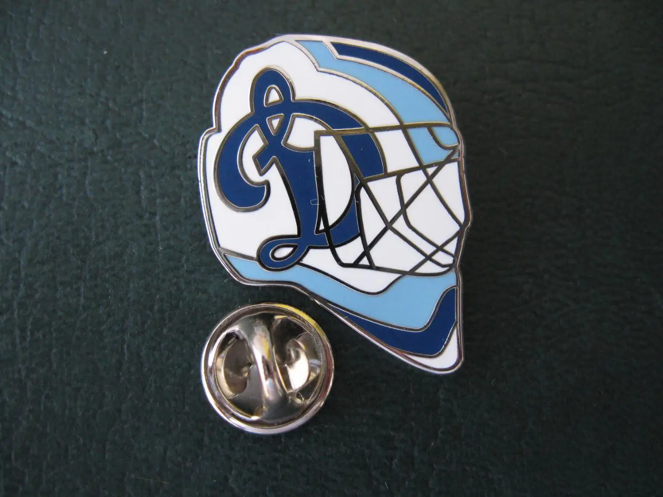 Значок ХК Динамо (Москва) Шлем 1