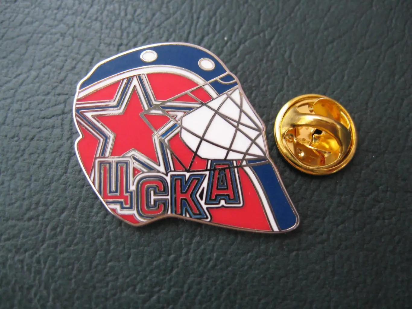 Значок ХК ЦСКА (Москва) Шлем