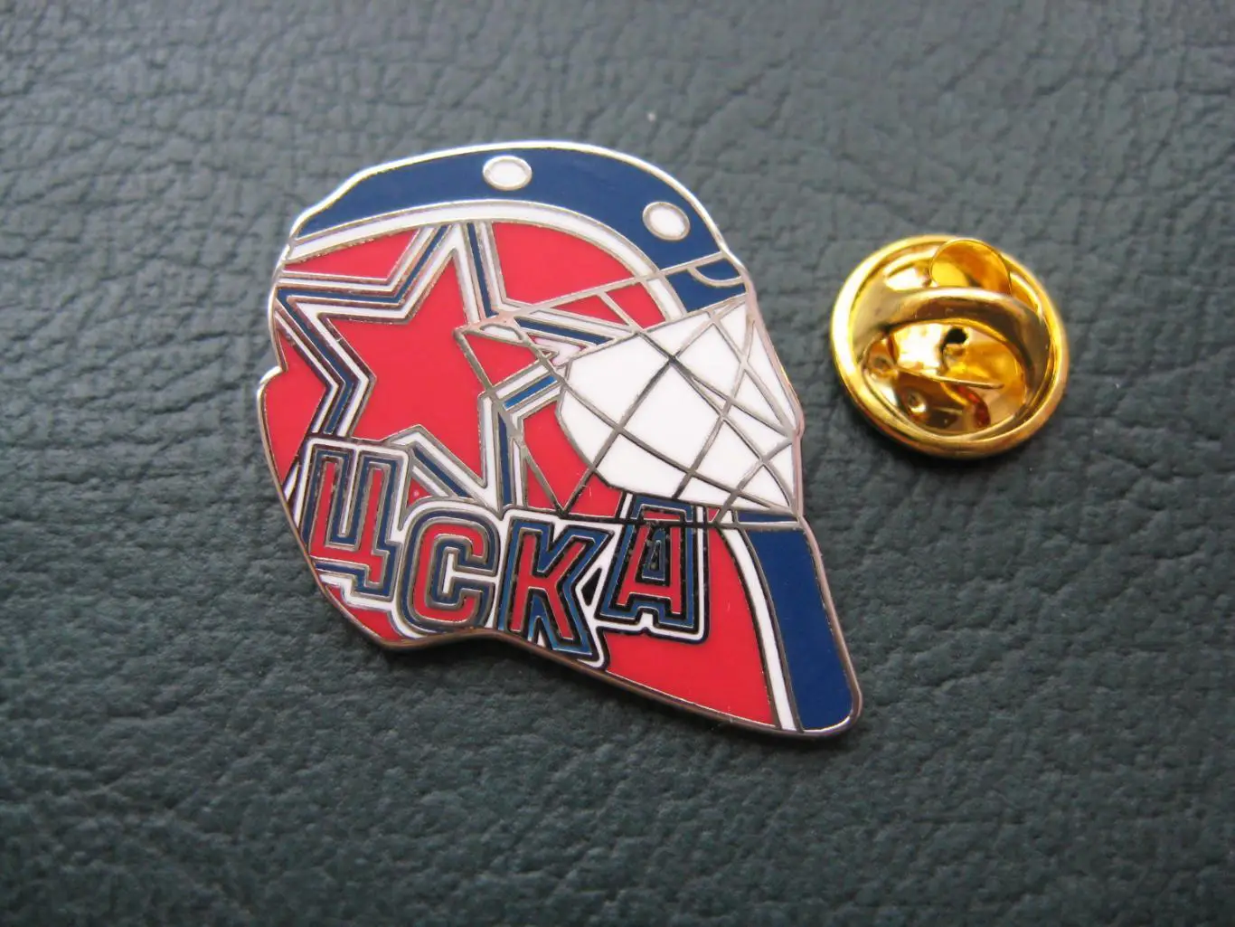 Значок ХК ЦСКА (Москва) Шлем 1