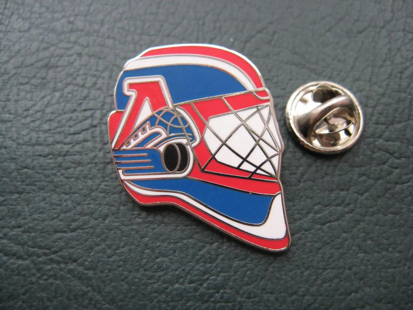 Значок ХК ЛОКОМОТИВ Ярославль Шлем 1