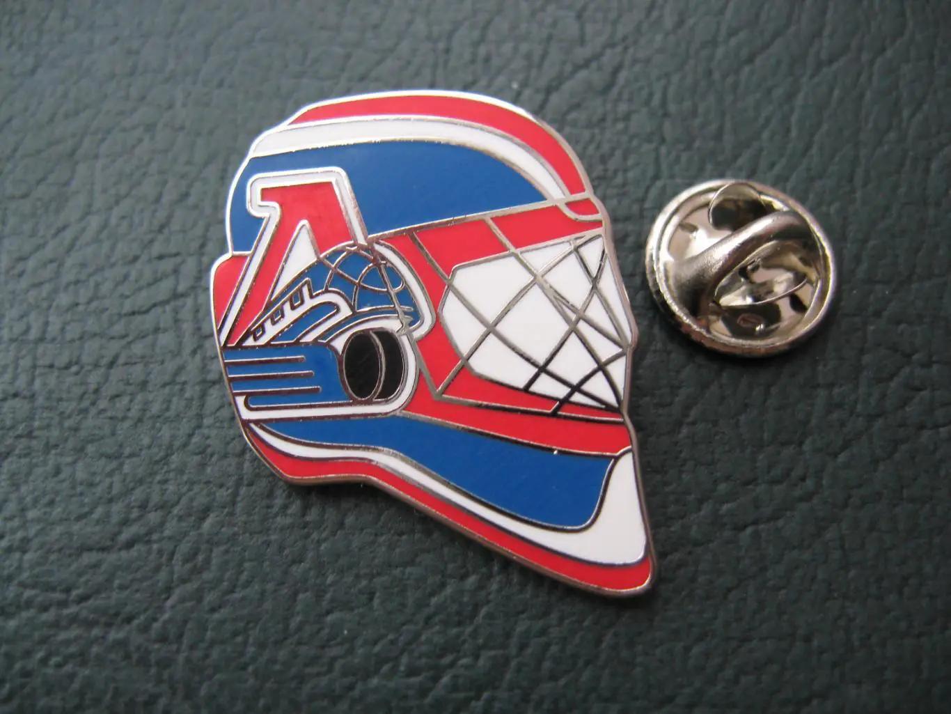 Значок ХК ЛОКОМОТИВ Ярославль Шлем