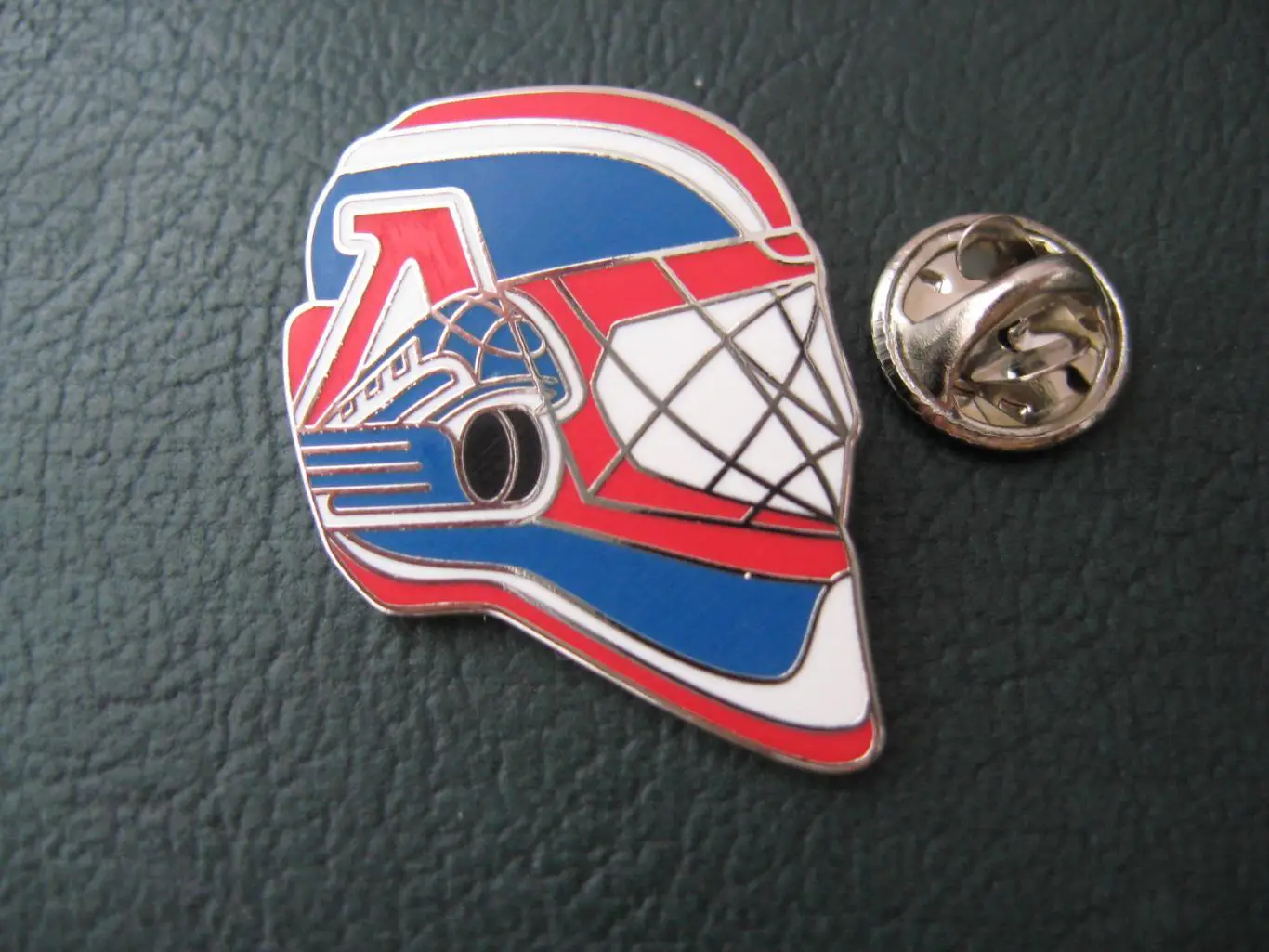 Значок ХК ЛОКОМОТИВ Ярославль Шлем 2