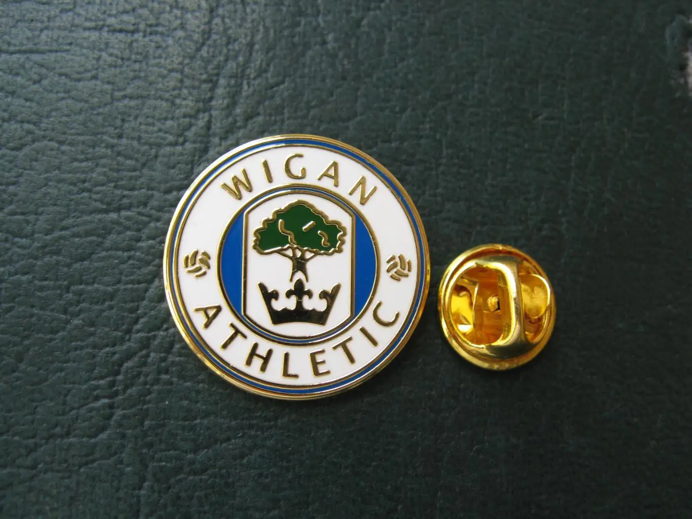 Значок ФК Уиган Атлетик Уиган (Логотип)