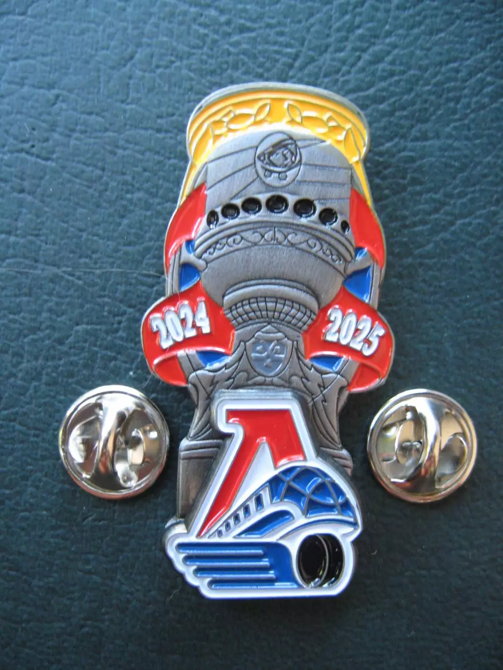 Значок ХК Локомотив (Ярославль) Кубок Гагарина 2024 - 2025