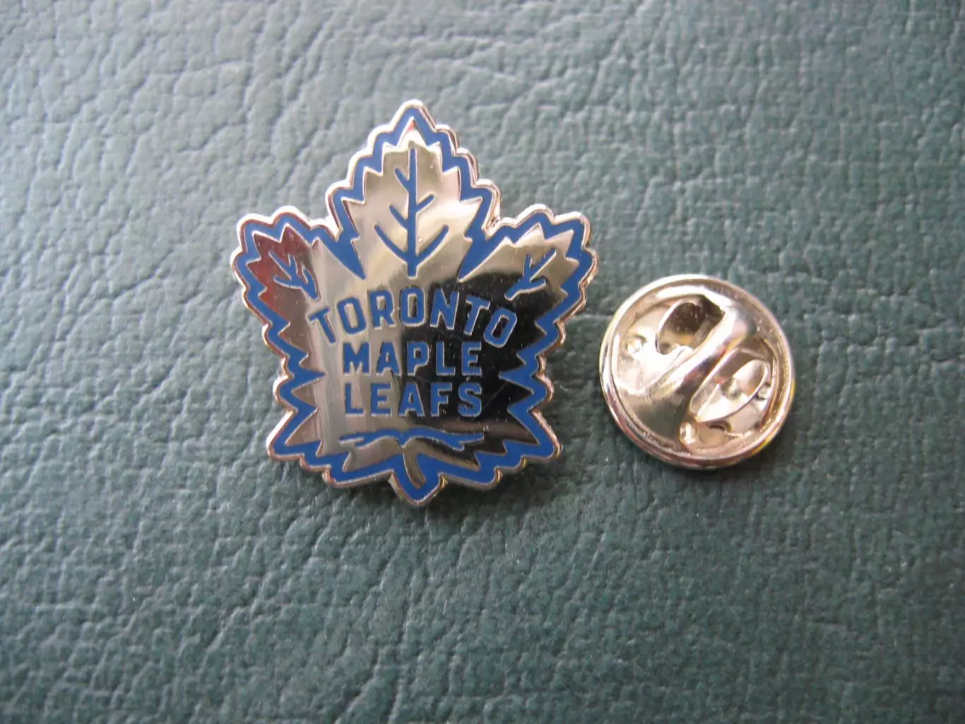 Значок ХК Торонто Мэйпл Ливс (Эмблема серебро) 1