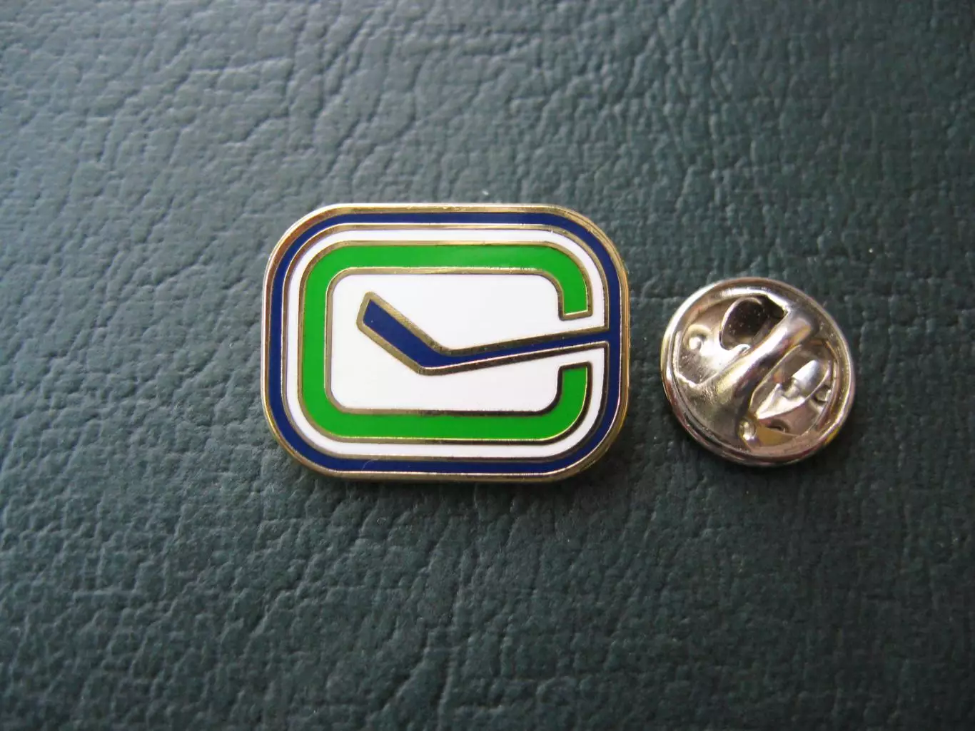 Значок ХК Ванкувер Кэнакс (Логотип с клюшкой)