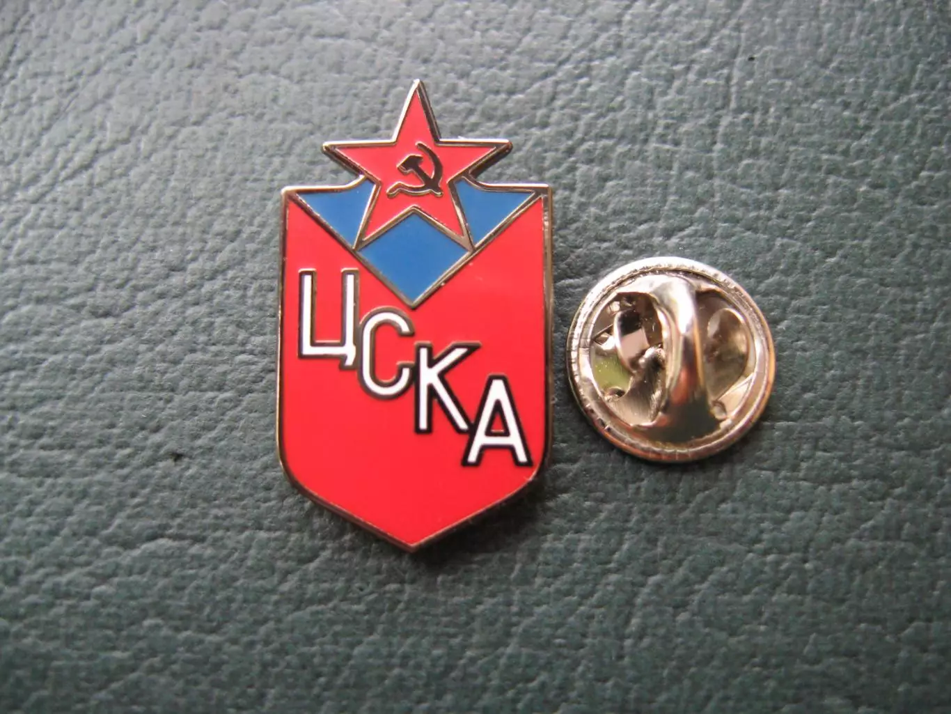 Значок ХК ЦСКА Москва (Эмблема рэтро красная)