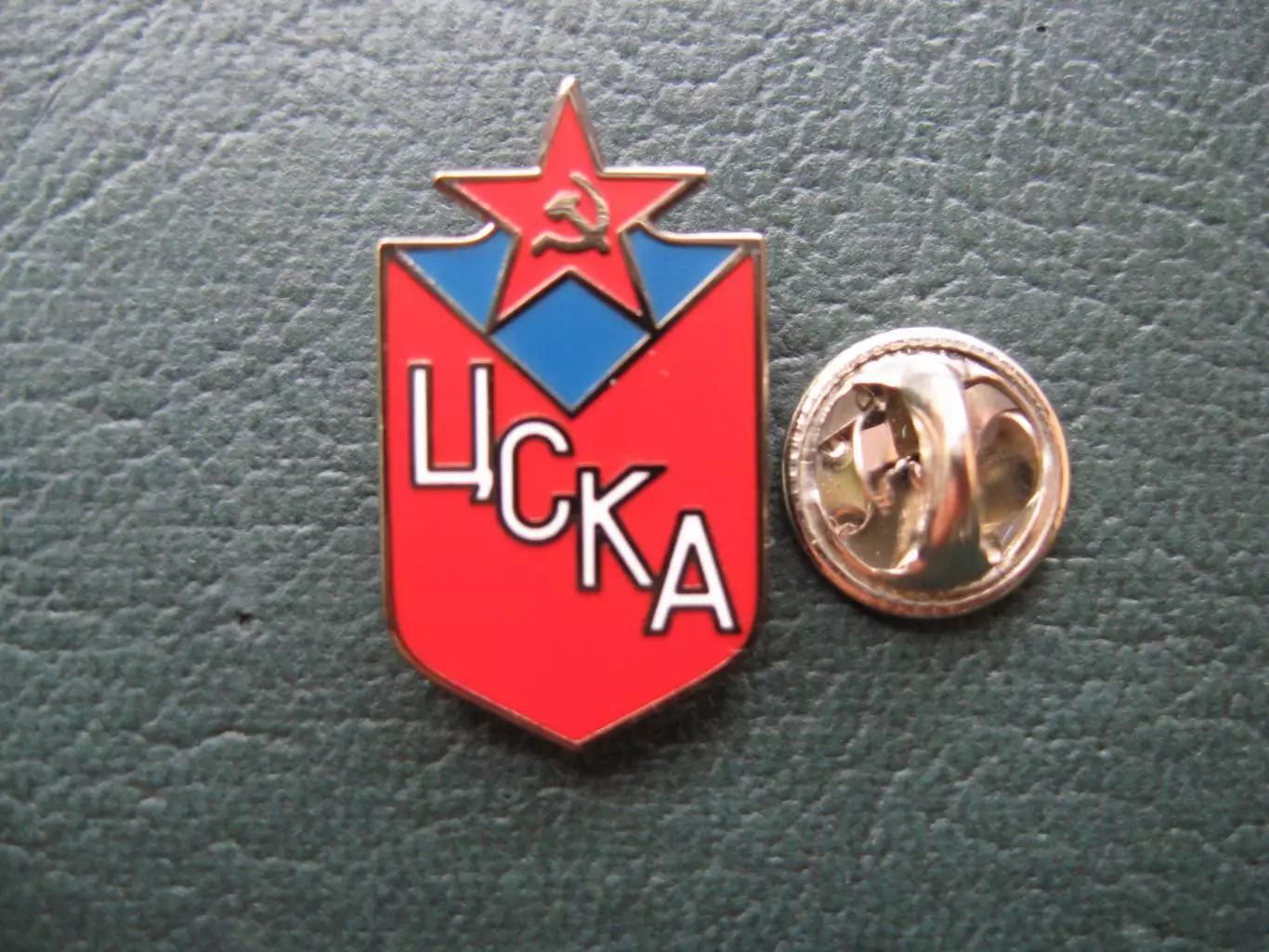 Значок ХК ЦСКА Москва (Эмблема рэтро красная) 1