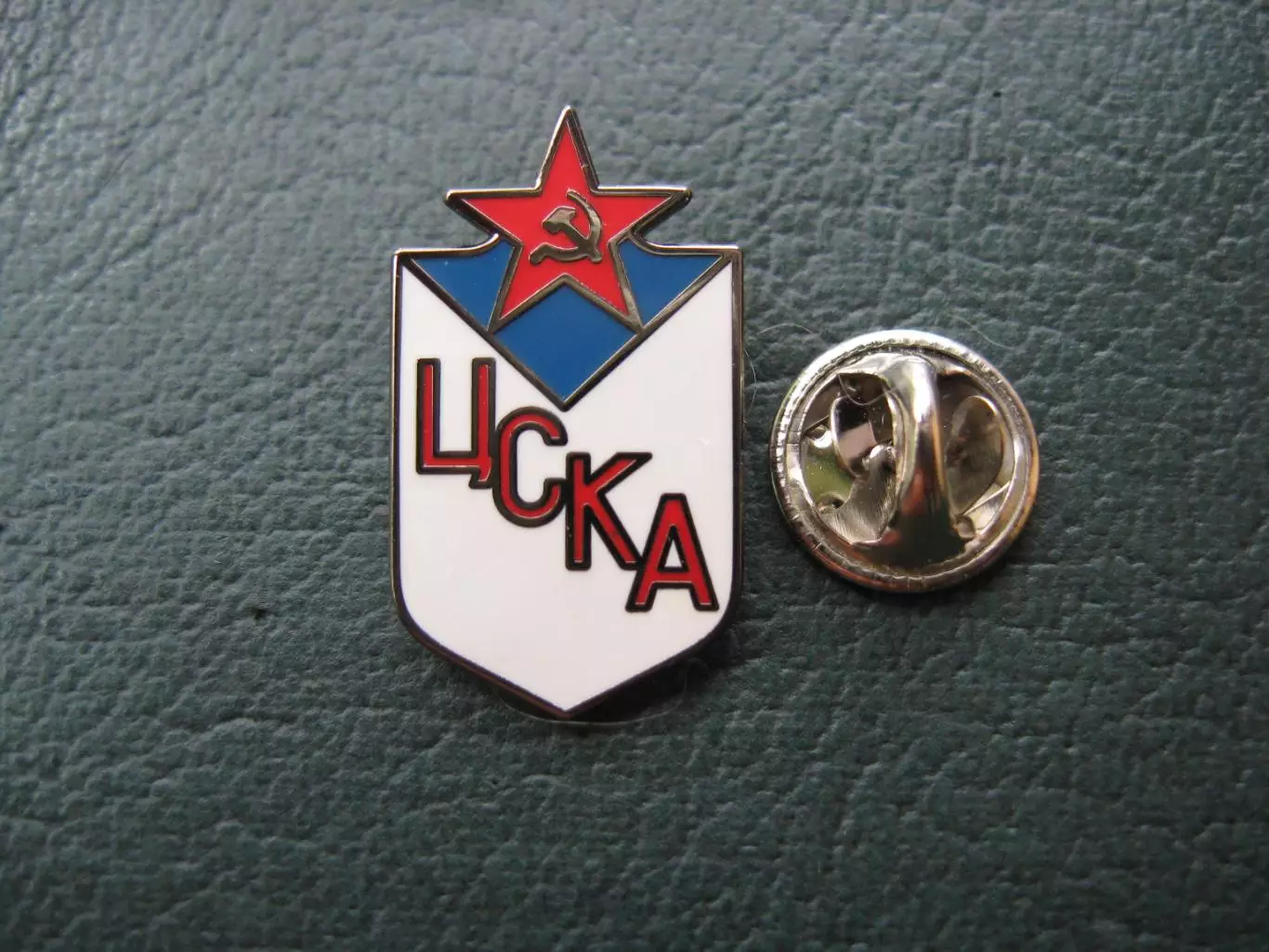 Значок ХК ЦСКА Москва (Эмблема рэтро белая) 1