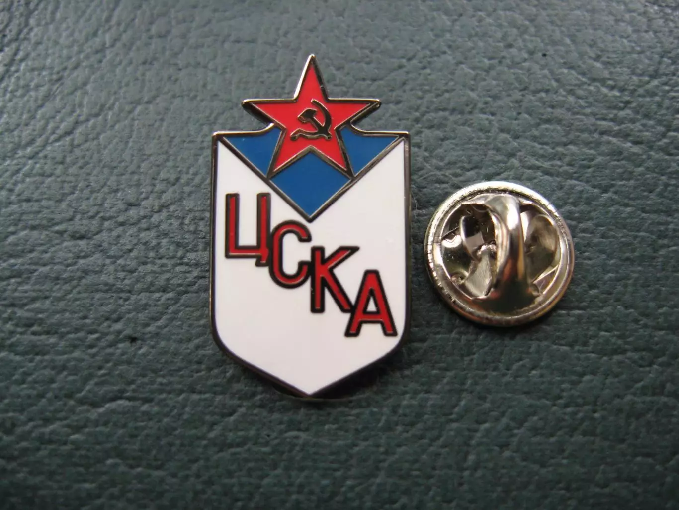 Значок ХК ЦСКА Москва (Эмблема рэтро белая)