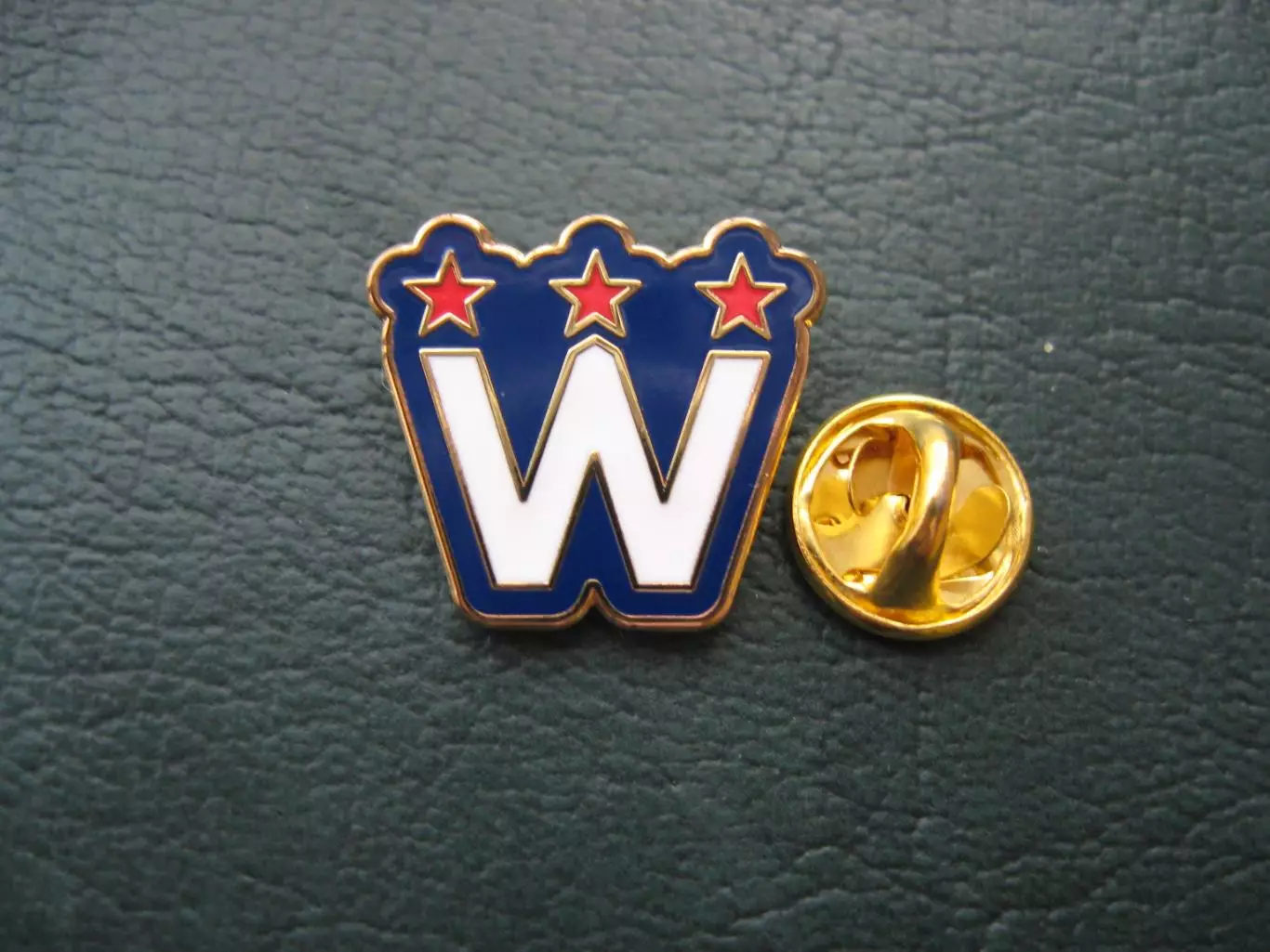 Значок ХК Вашингтон Кэпиталз (Эмблема W) 3