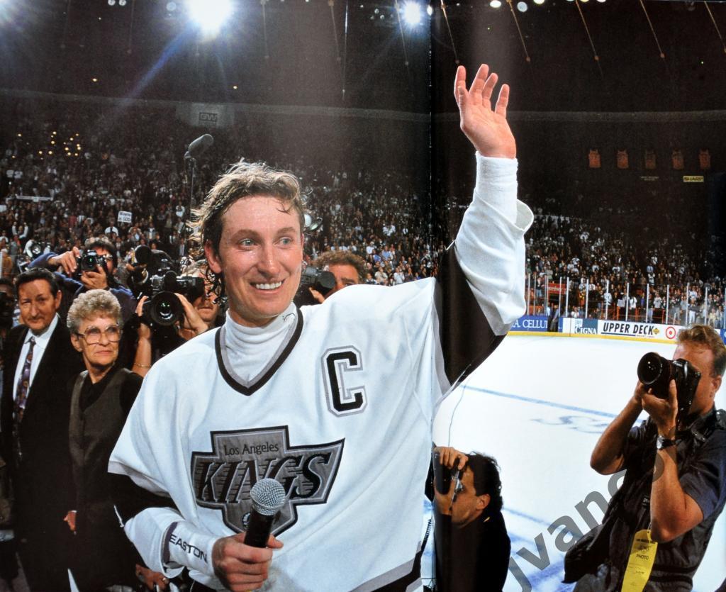 Хоккей. НХЛ - Уэйн Гретцки - Иллюстрированная биография, 1994 год. 6