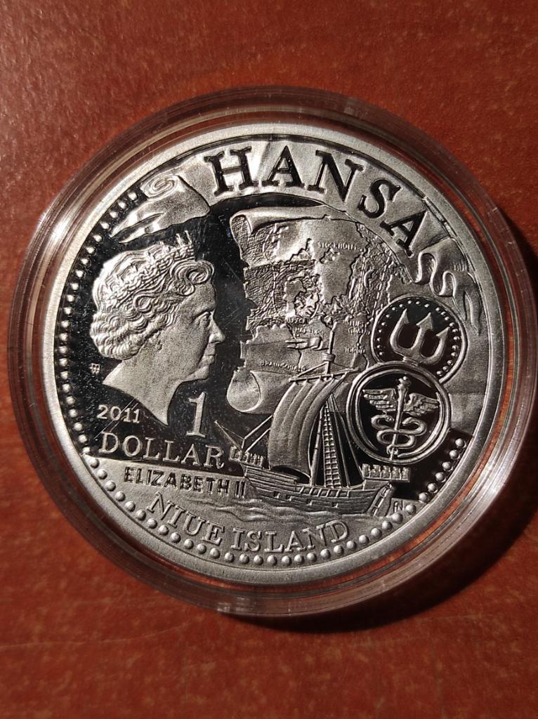 Ниуэ 2011 год монета из серии города ГанзыШверин