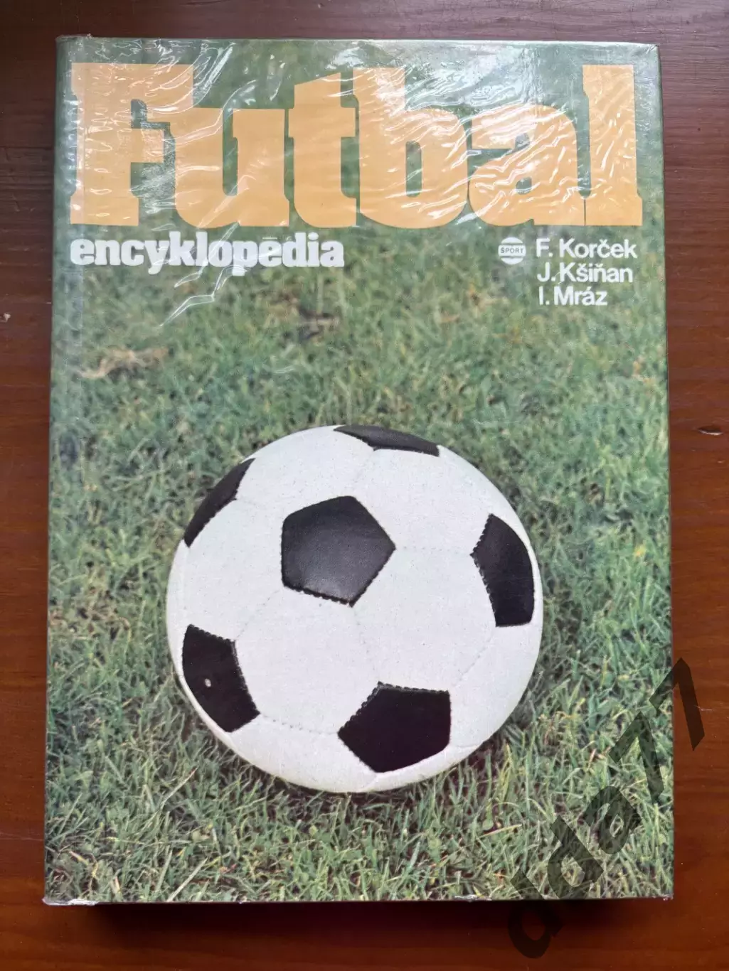 (К14) Книга Енциклопедія футболу «Football encyclopedia» (Bratislava, 1986)