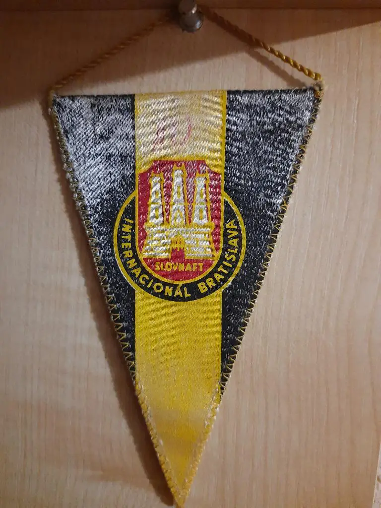 (6112) Вымпел Интернационал Братислава 1