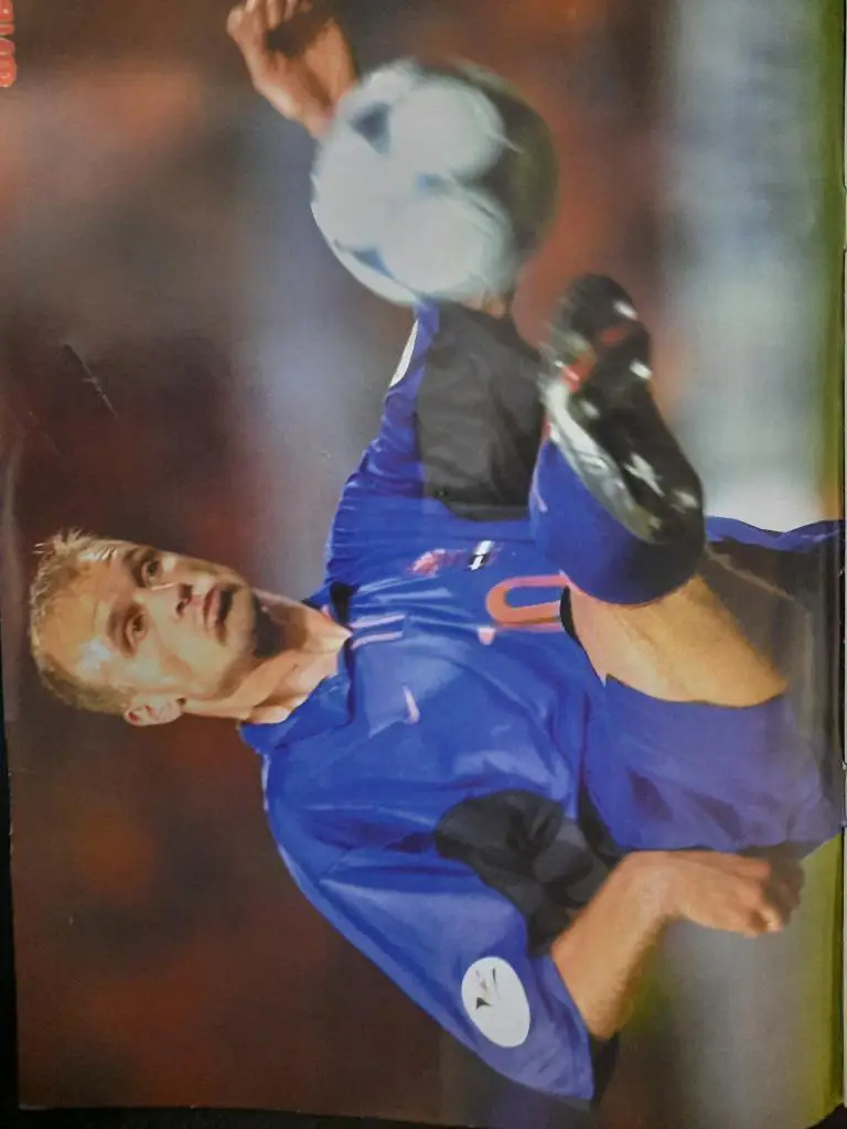 еженедельник Футбол #2, 2001. Бергкамп,Эдмундо,Пануччи. 1