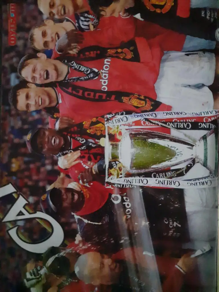 ежен-к Футбол #19 2001, Санчес и Кан,МЮ, Маккалистер,Джерард и Пуйоль,Р.Баджо, 1