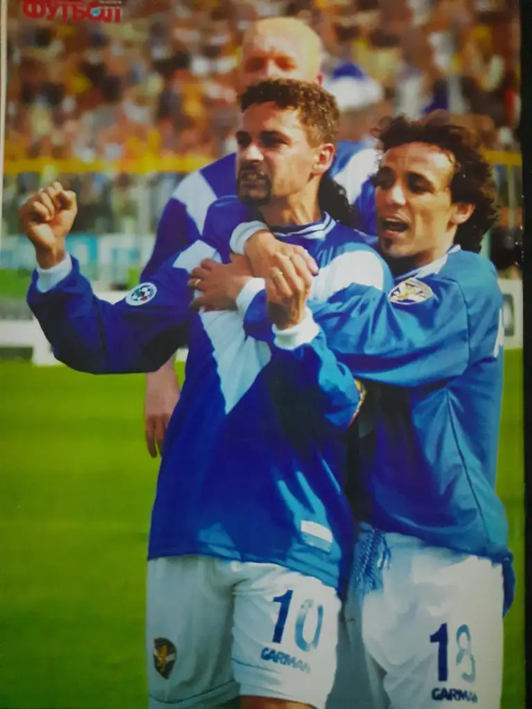 ежен-к Футбол #19 2001, Санчес и Кан,МЮ, Маккалистер,Джерард и Пуйоль,Р.Баджо, 3