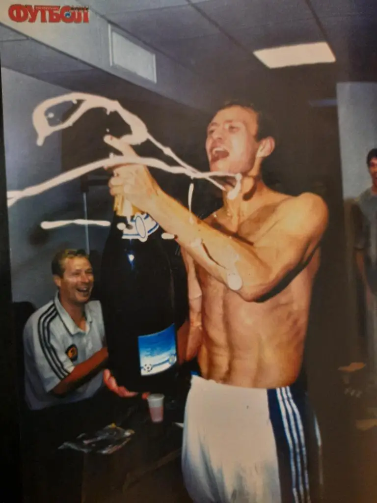 еженедельник Футбол #26 2001, Головко,Ван Бромхост,Пойет... 1