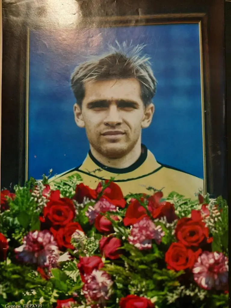 еженедельник Футбол #36 2001, Мендьета(А3,А4),С.Перхун. 3