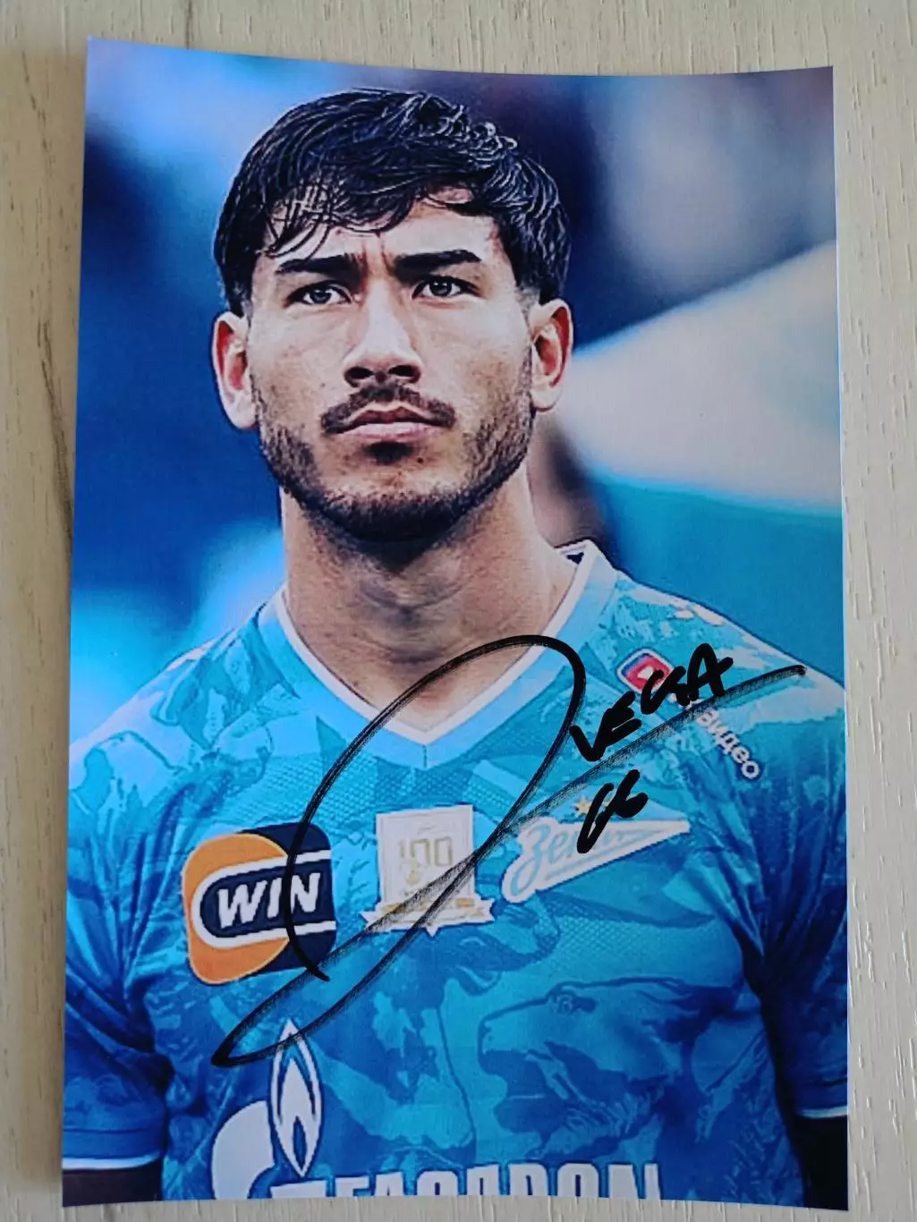 Автограф Роман Вега