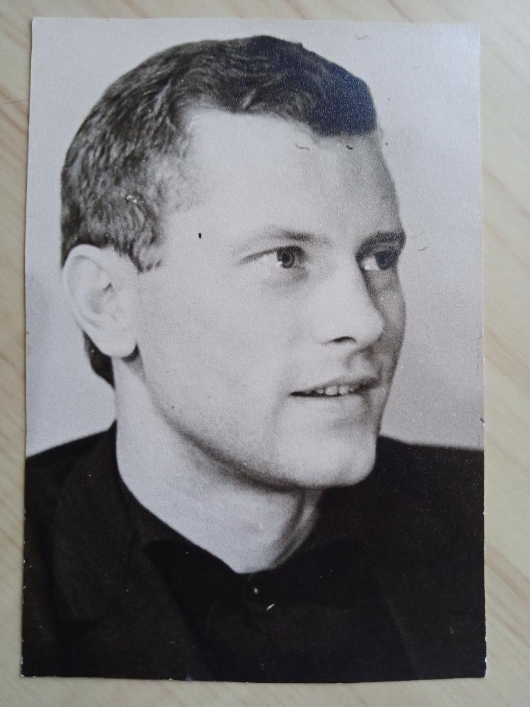 Автограф Виктора Понедельника (1 и 3 фотографии из архива сына Ильинского)