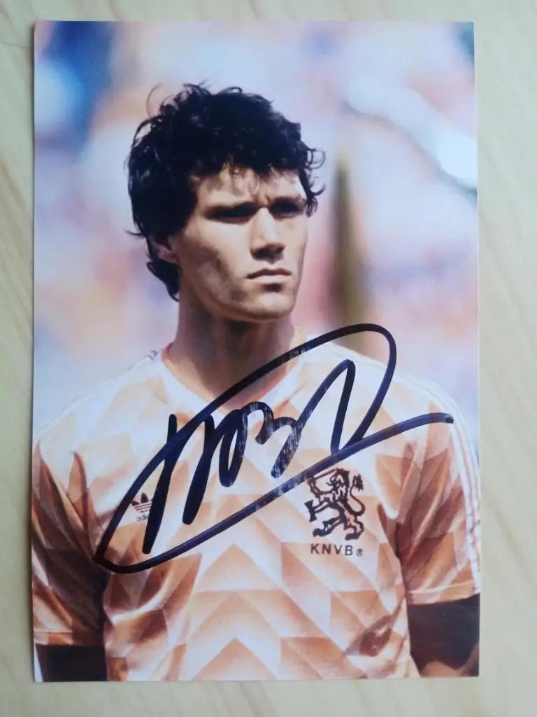 Автограф Марко ван Бастен